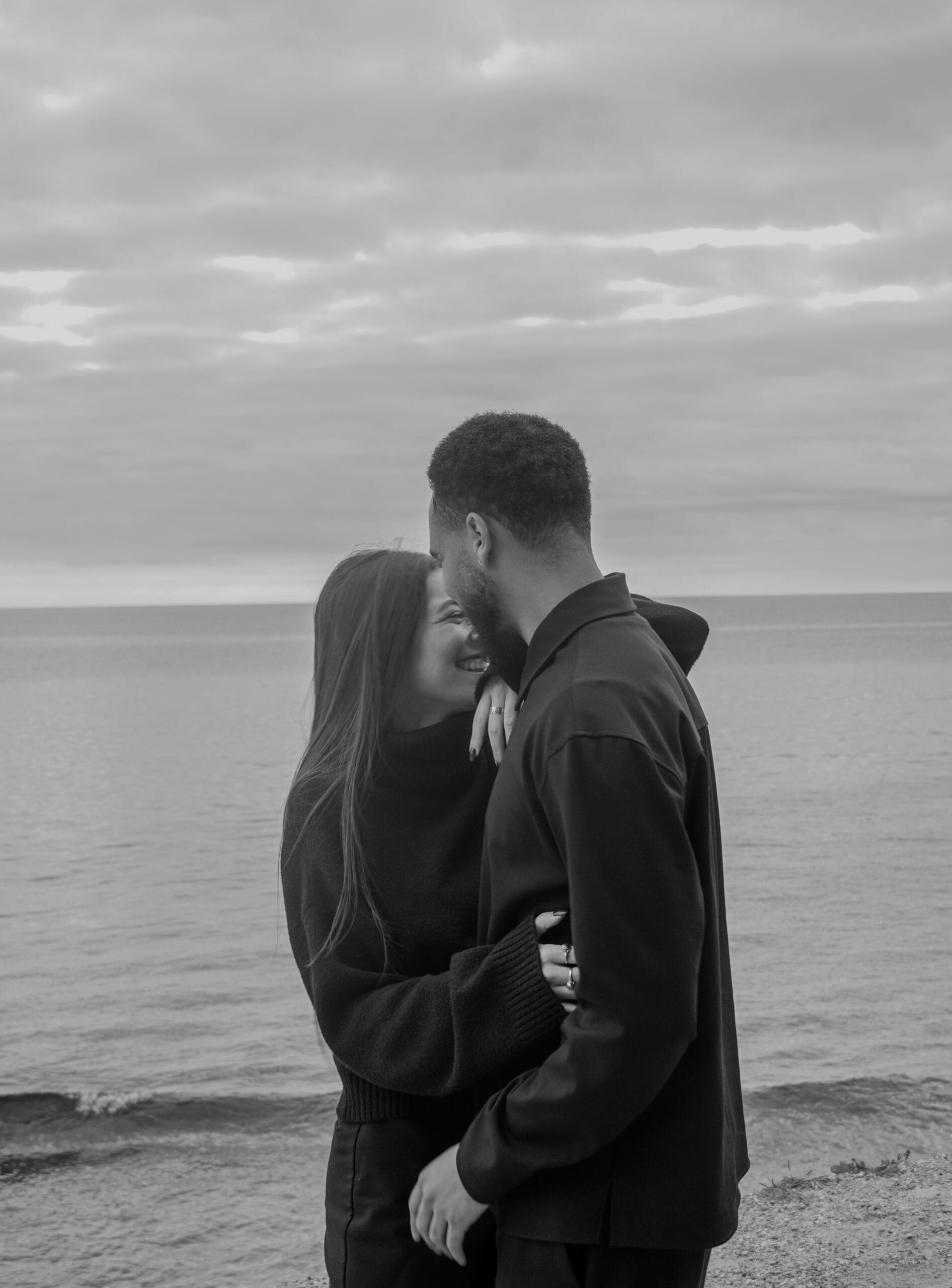 Shooting couple en bord de mer